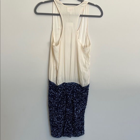 NWT‎ Parker Cream and Blue sequin Dress, Size M - Picture 4 of 4